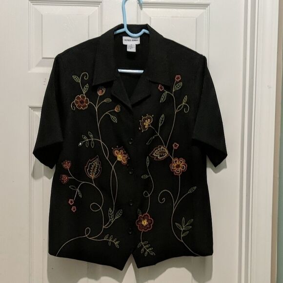 Alfred Dunner black embroidered top Sz 16 - Picture 1 of 5